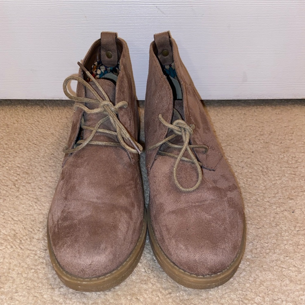 Avenue women’s combat boots